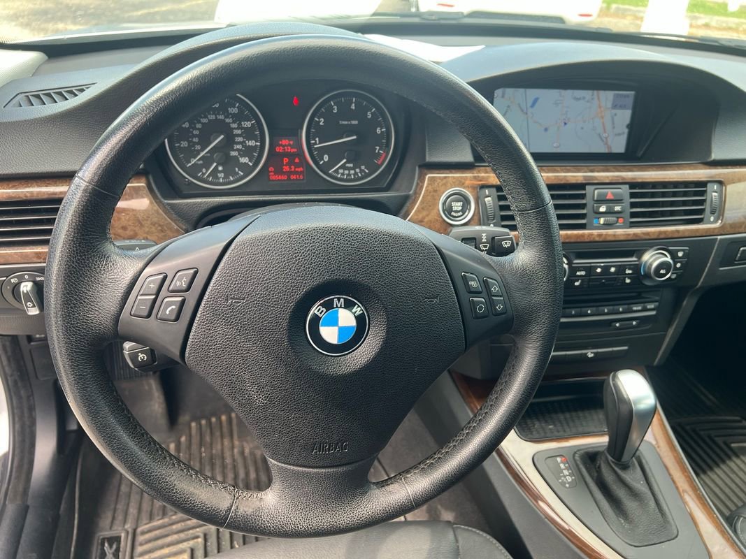 Used 2010 BMW 328i xDrive Sedan AWD/4WD image 10