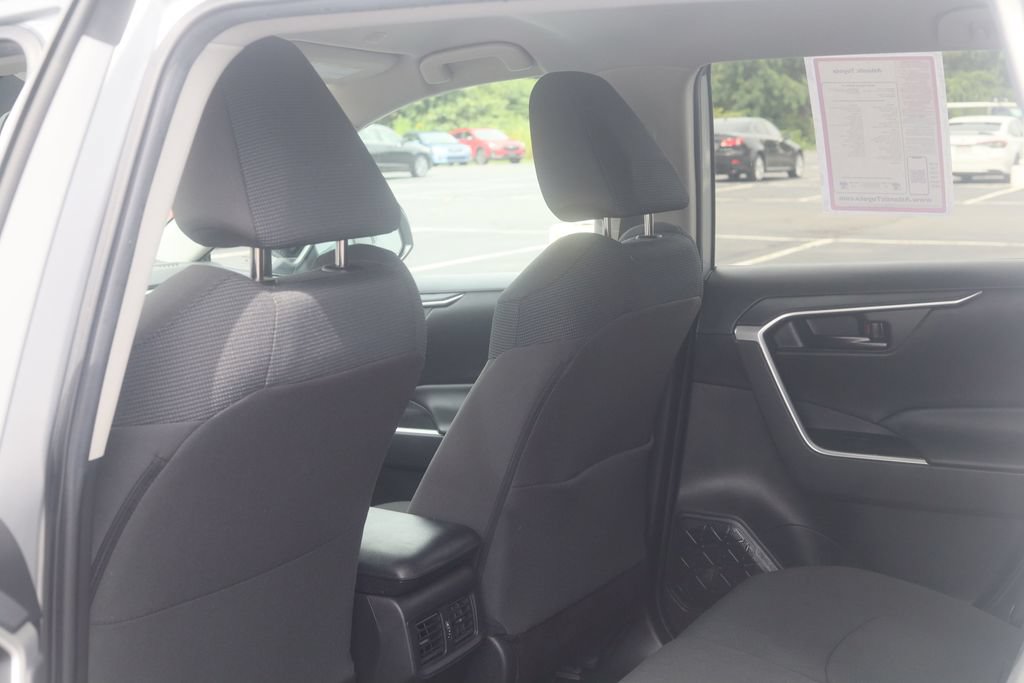 Used 2023 Toyota RAV4 LE AWD/4WD image 19