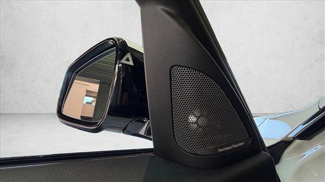 Used 2018 BMW 340i Sedan w/ Executive Package RWD image 17
