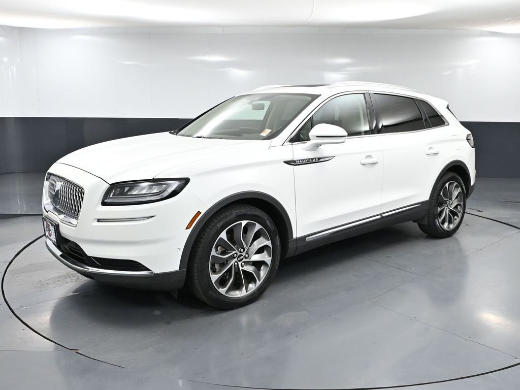 Used 2023 Lincoln Nautilus Reserve w/ Equipment Group 201A image 12