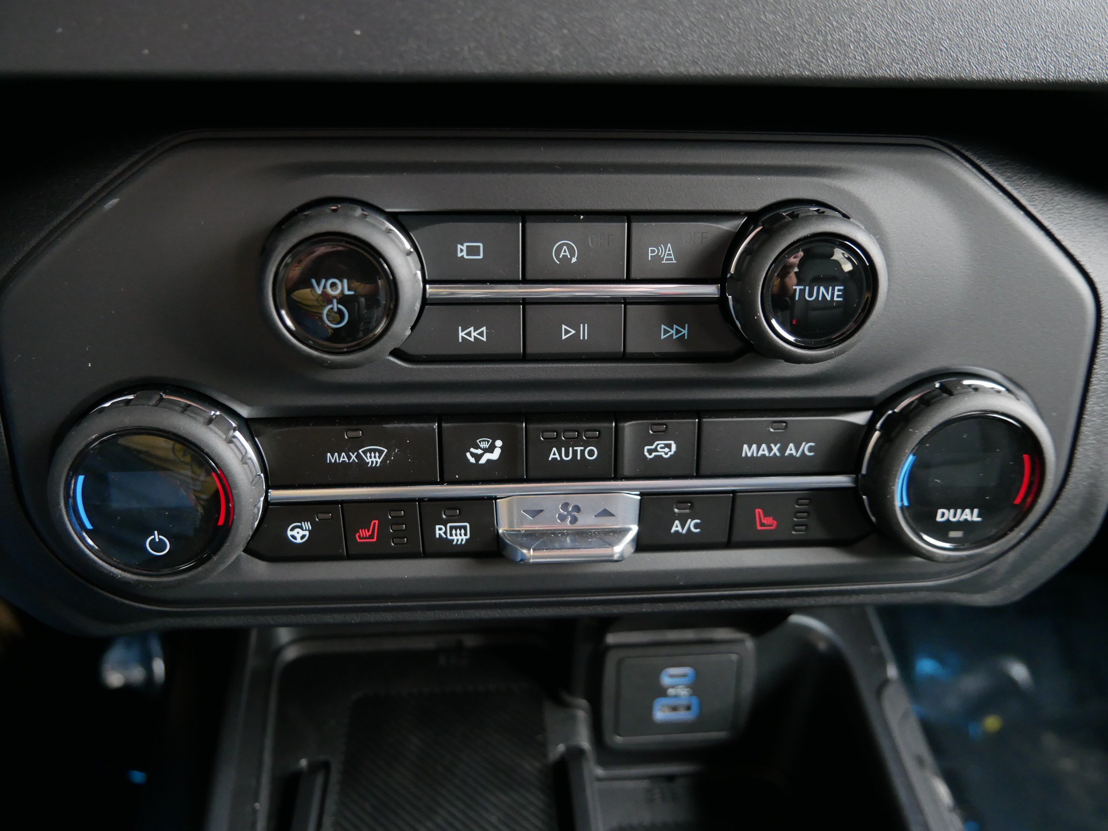 Used 2025 Ford Bronco Outer Banks AWD/4WD image 14