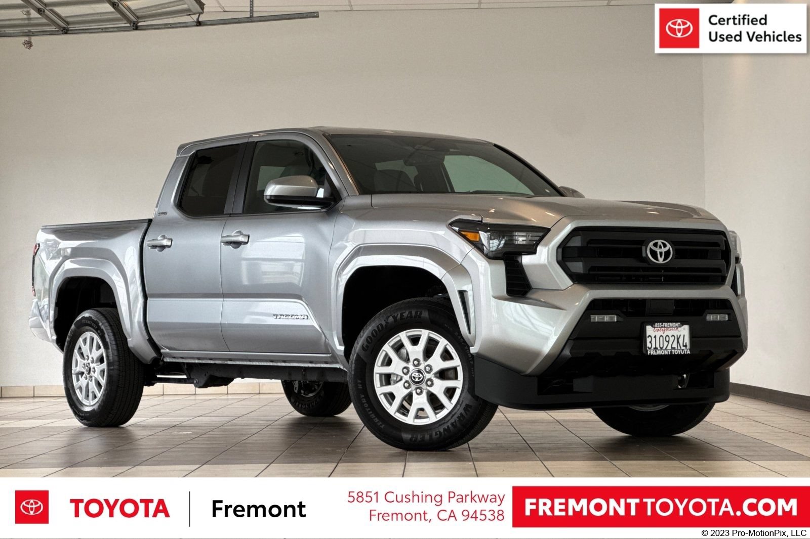 Certified 2025 Toyota Tacoma SR5 AWD/4WD image 1