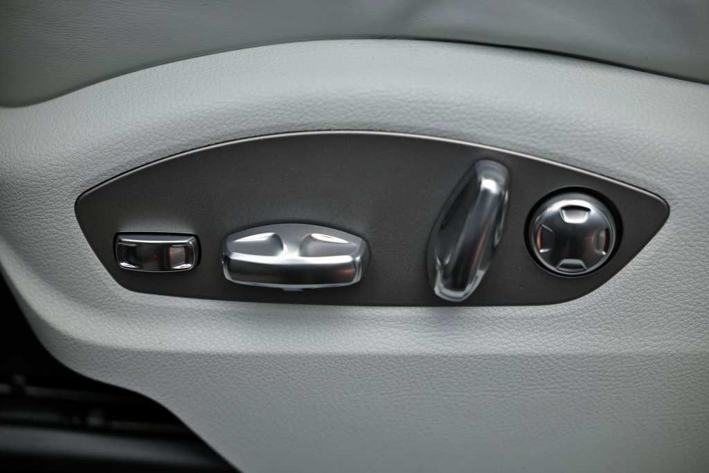 New 2026 Porsche Macan image 26