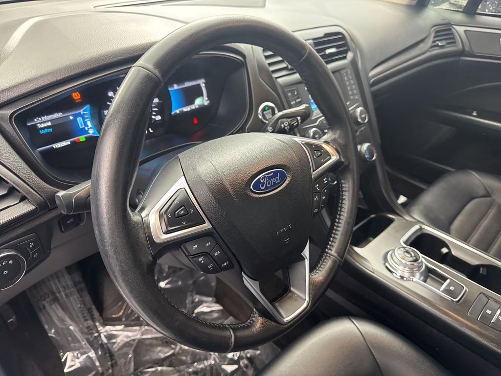 Used 2018 Ford Fusion SE w/ Equipment Group 601A image 9