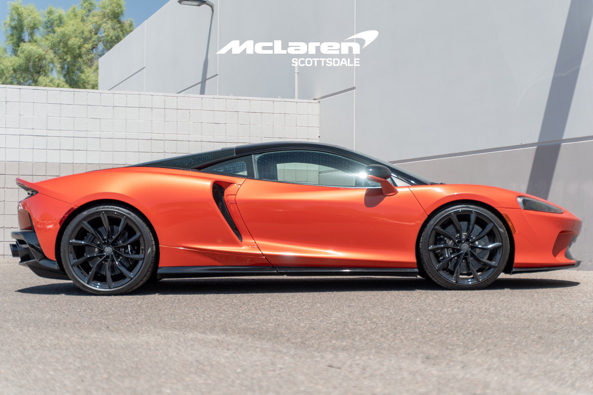 Used 2023 McLaren GT RWD image 8