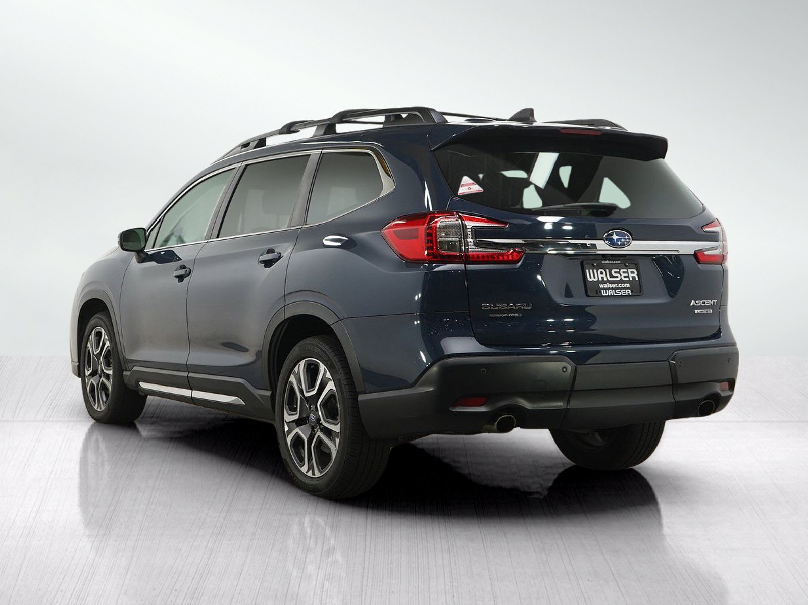 Used 2023 Subaru Ascent Limited AWD/4WD image 3