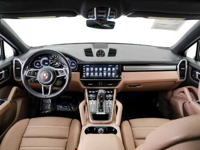 Certified 2023 Porsche Cayenne Platinum Edition AWD/4WD image 24