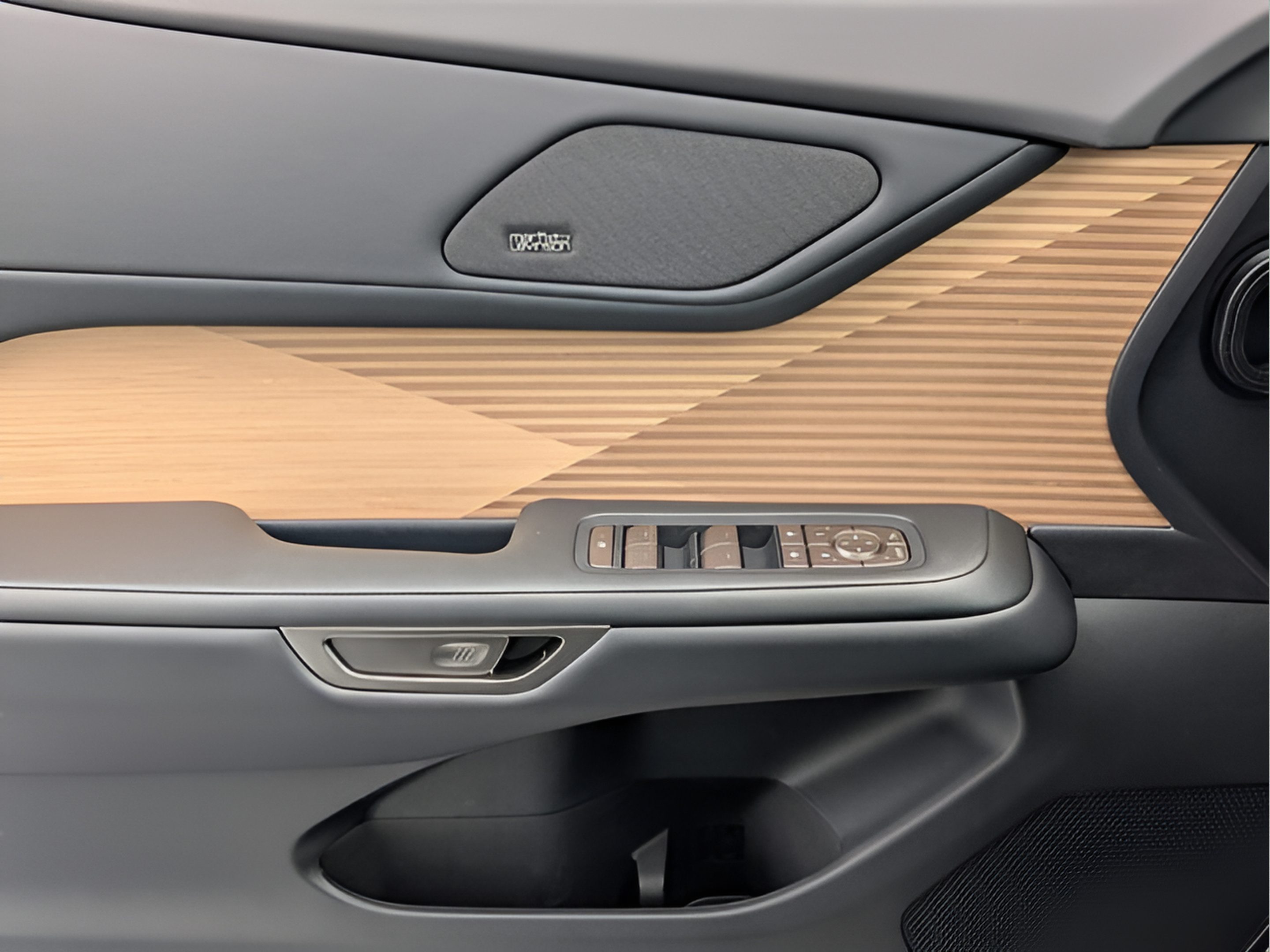 New 2026 Lexus ES 350e w/ Accessory Package (Z2) FWD image 29