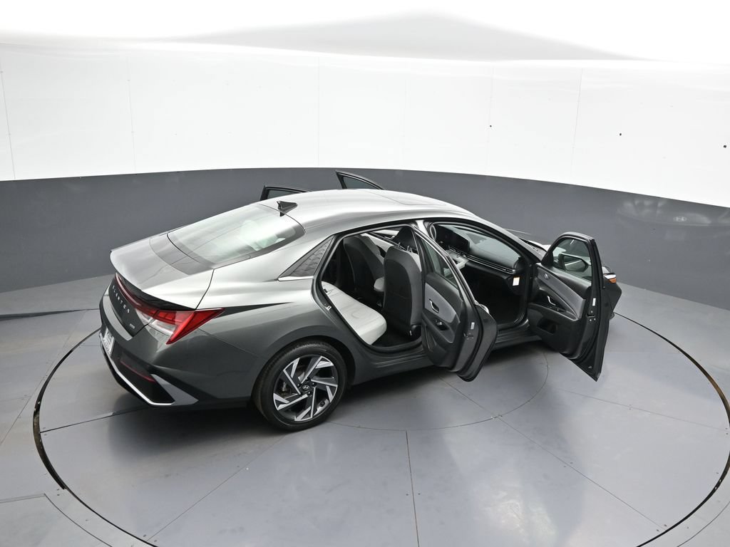 Used 2024 Hyundai Elantra Limited FWD image 44