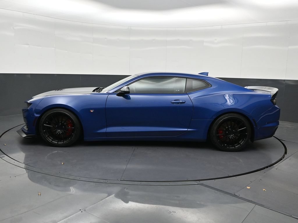 Used 2020 Chevrolet Camaro SS RWD image 2