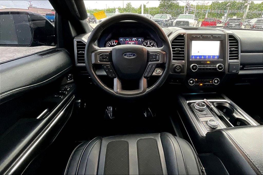 Used 2020 Ford Expedition XLT w/ Equipment Group 202A AWD/4WD image 5