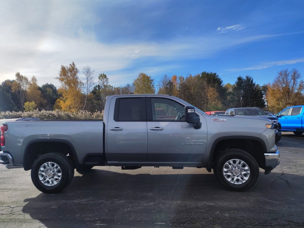 New 2026 Chevrolet Silverado 2500 LT image 2