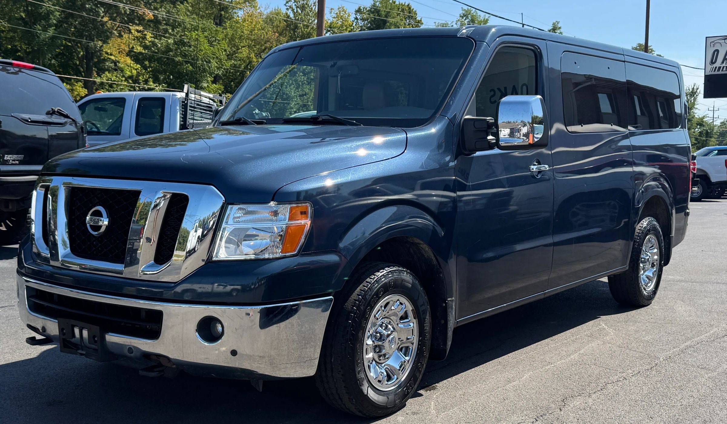 Used 2020 Nissan NV 3500 SL RWD image 2