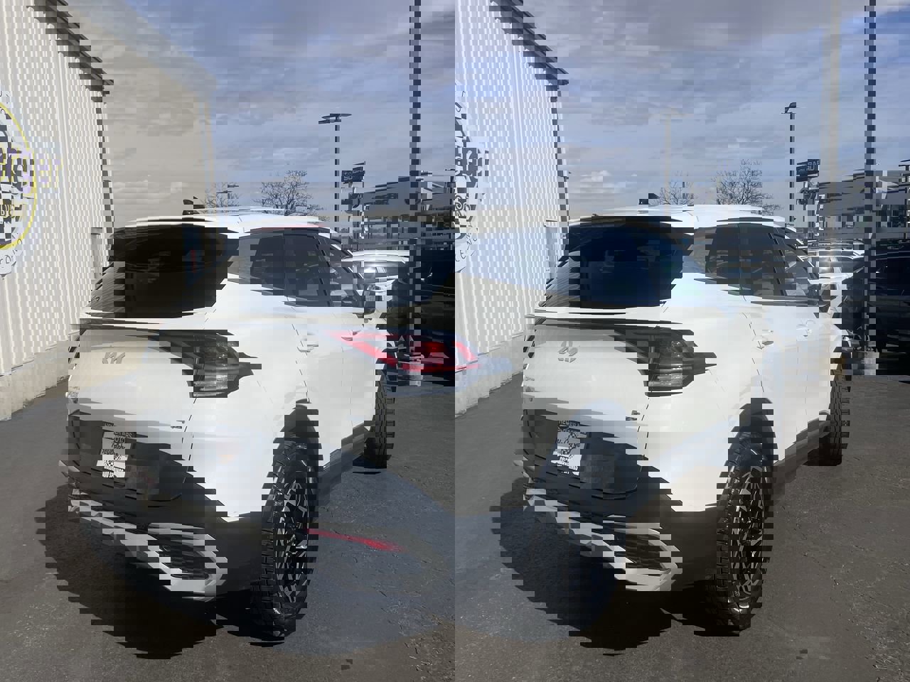 Used 2023 Kia Sportage LX image 7