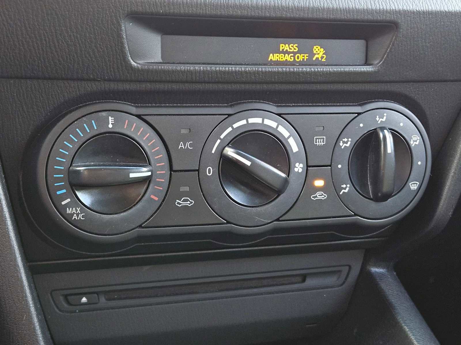 Used 2014 MAZDA MAZDA3 i Sport image 20