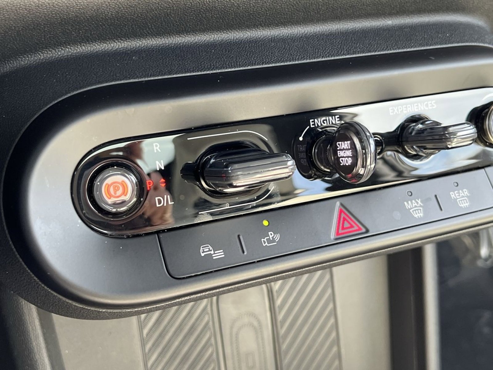 Certified 2025 MINI Cooper S image 19