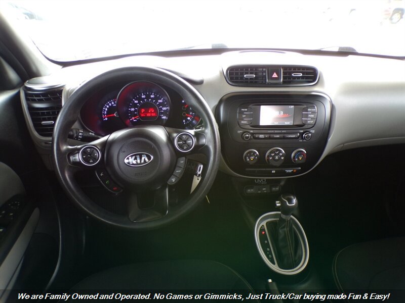 Used 2015 Kia Soul + FWD image 33