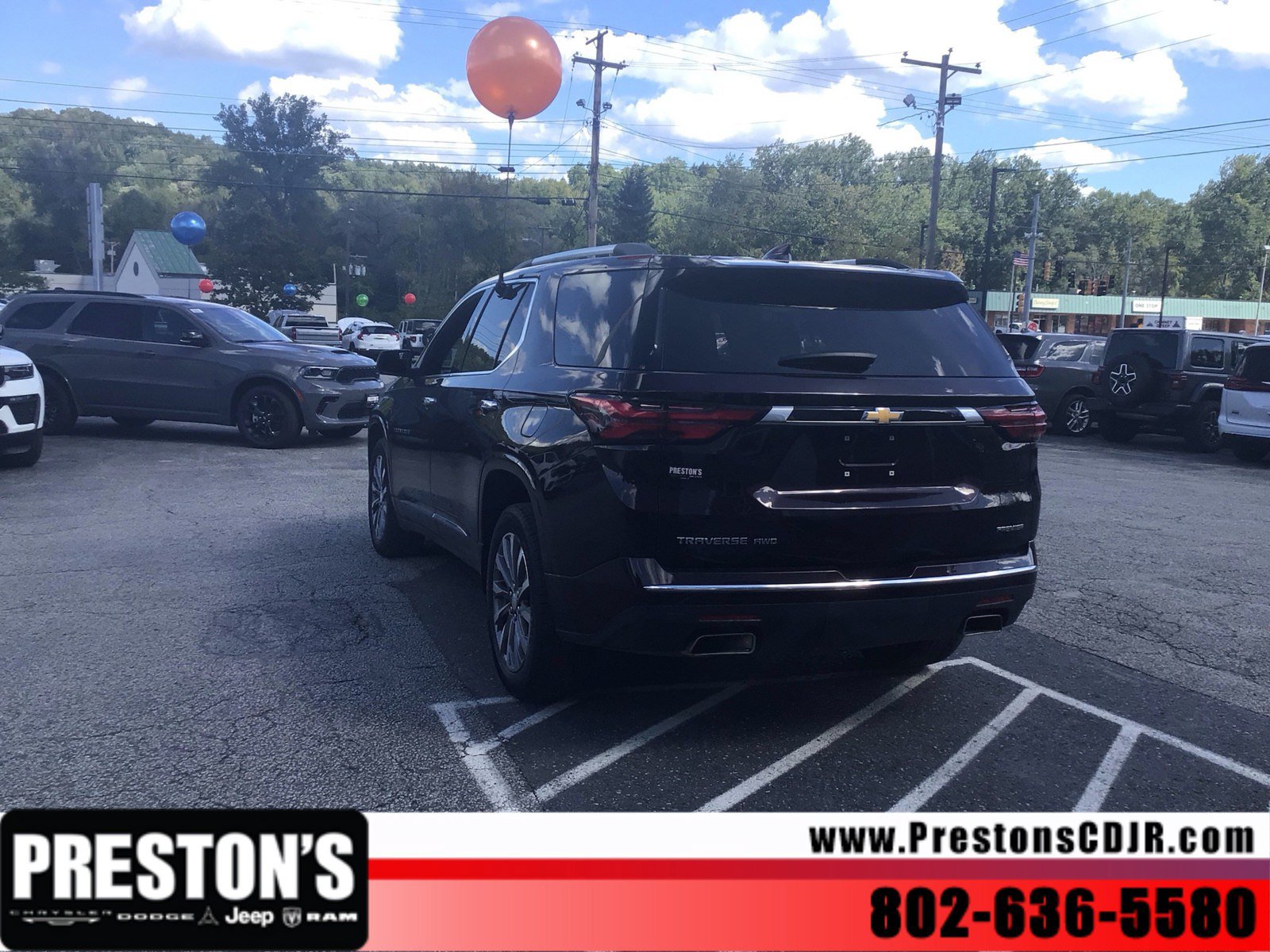 Used 2023 Chevrolet Traverse Premier AWD/4WD image 3
