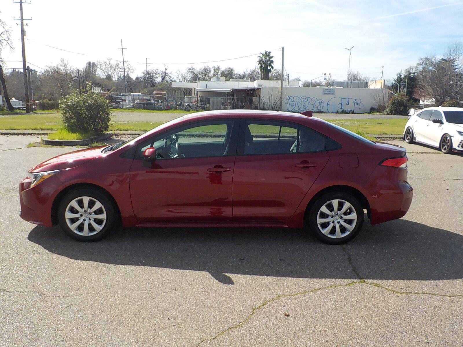 Used 2025 Toyota Corolla LE FWD image 7