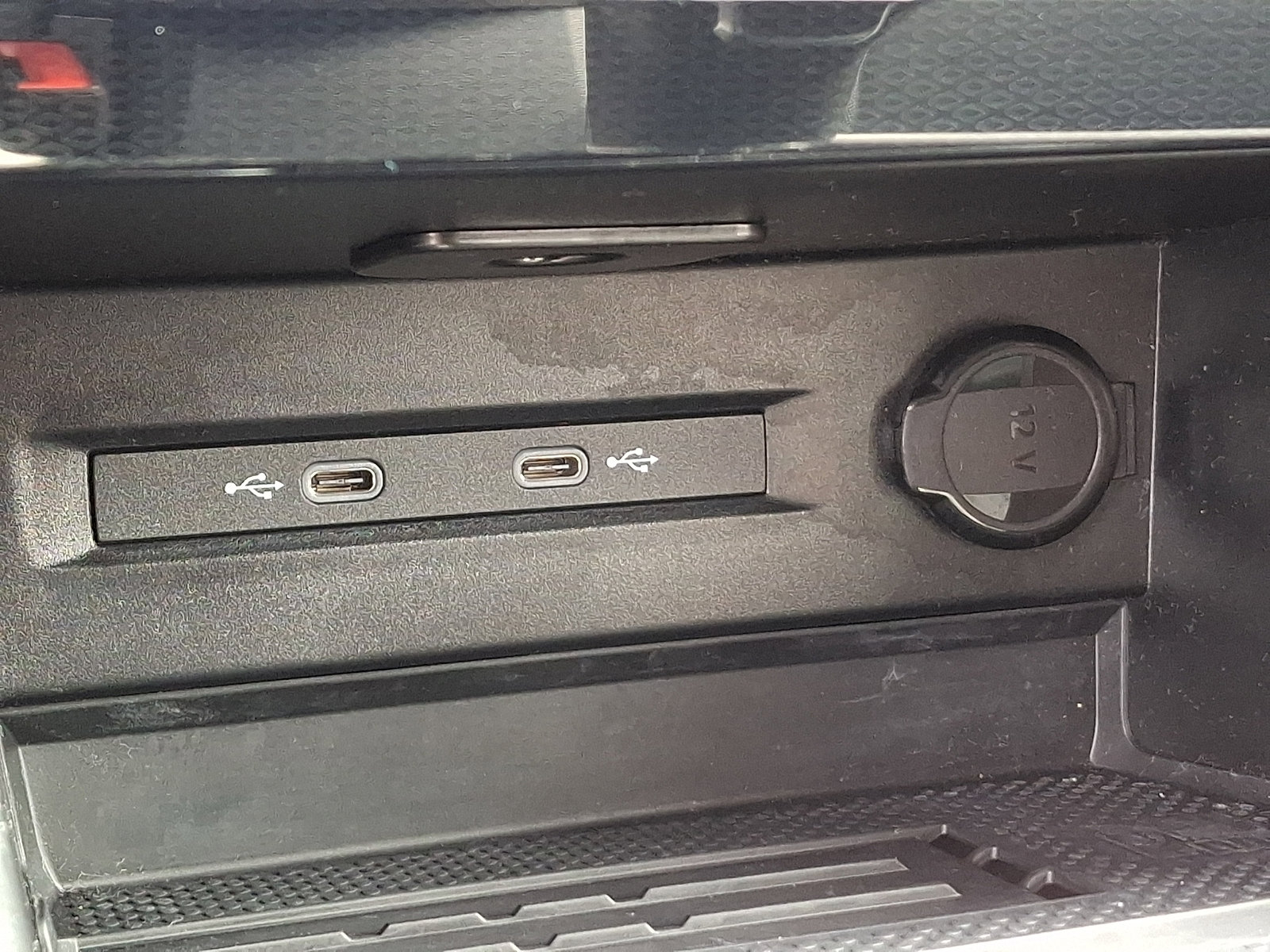 Certified 2025 Volkswagen Taos SE image 24