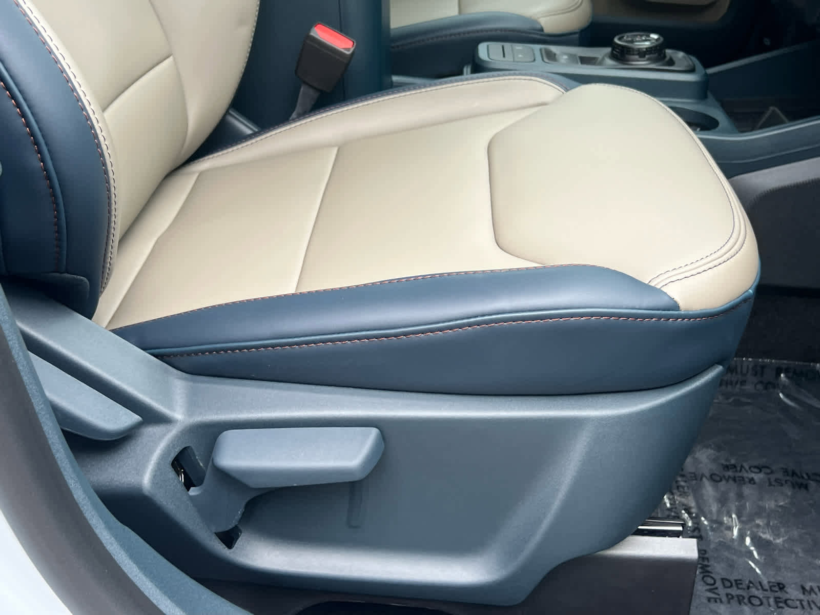 New 2025 Ford Maverick Lariat w/ 4K Tow Package image 18