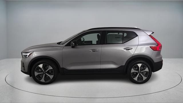 Certified 2026 Volvo XC40 B5 Plus w/ Climate Package AWD/4WD image 7