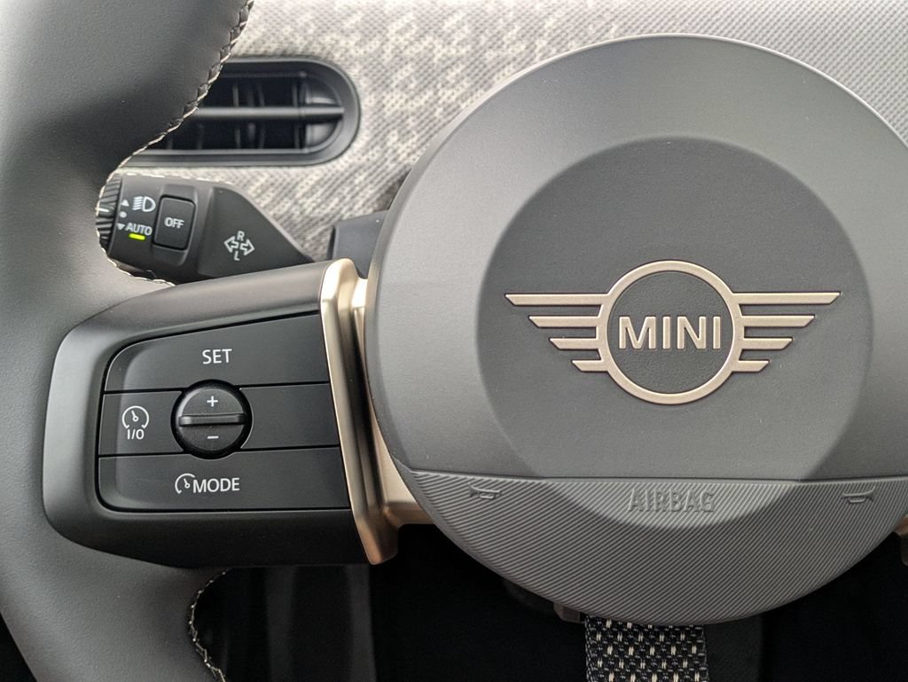 New 2026 MINI Cooper 2-Door Hardtop FWD image 16