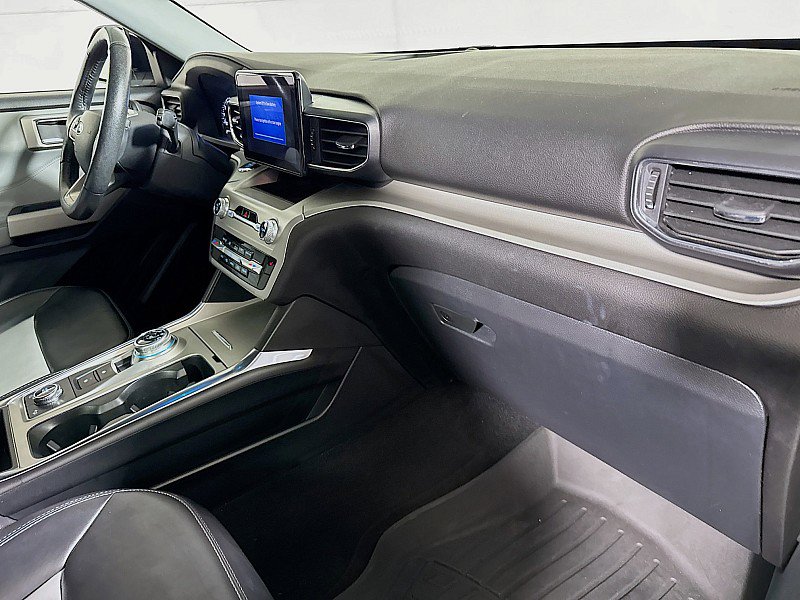 Used 2022 Ford Explorer XLT w/ Equipment Group 202A image 30