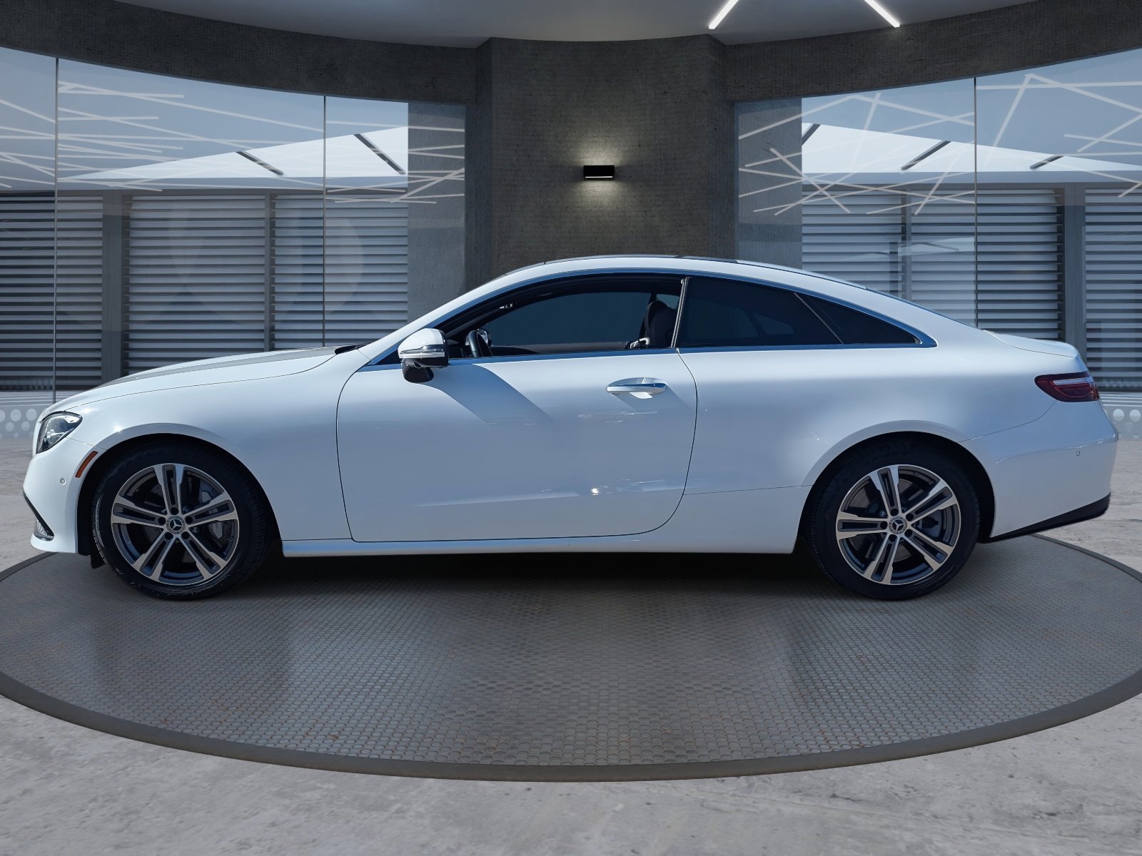 Used 2022 Mercedes-Benz E 450 Coupe image 3