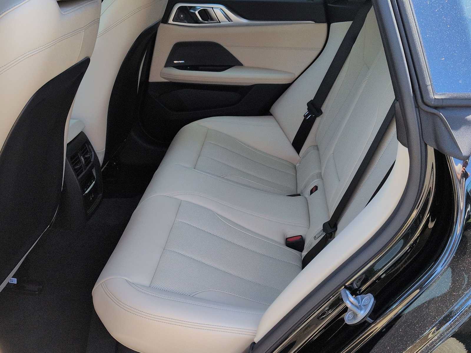 Used 2026 BMW i4 xDrive40i w/ M Sport Package AWD/4WD image 21