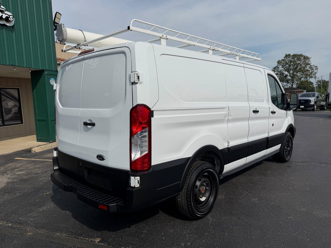 Used 2019 Ford Transit 250 130 Low Roof RWD image 3