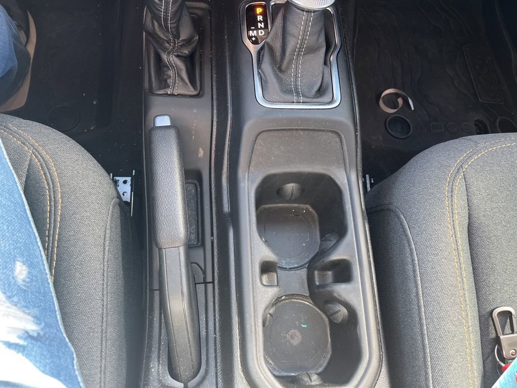 Used 2025 Jeep Wrangler Sport image 19