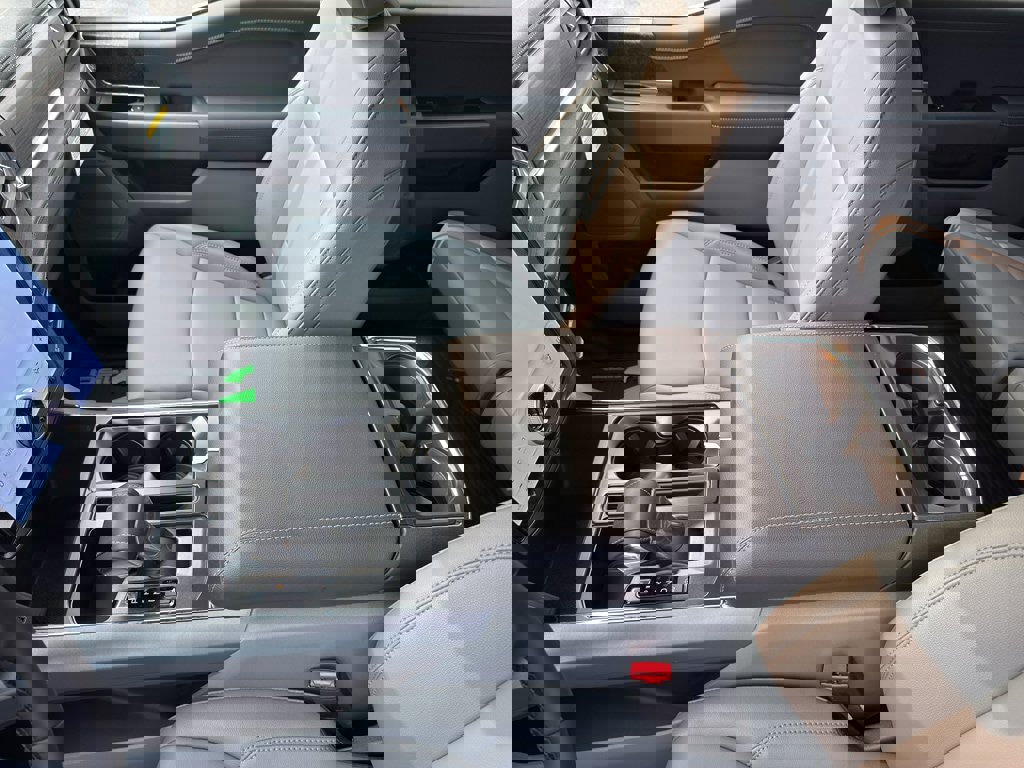 New 2025 Ford F150 Lightning Flash image 33