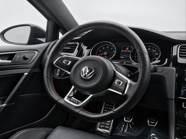 Used 2021 Volkswagen GTI SE FWD image 13