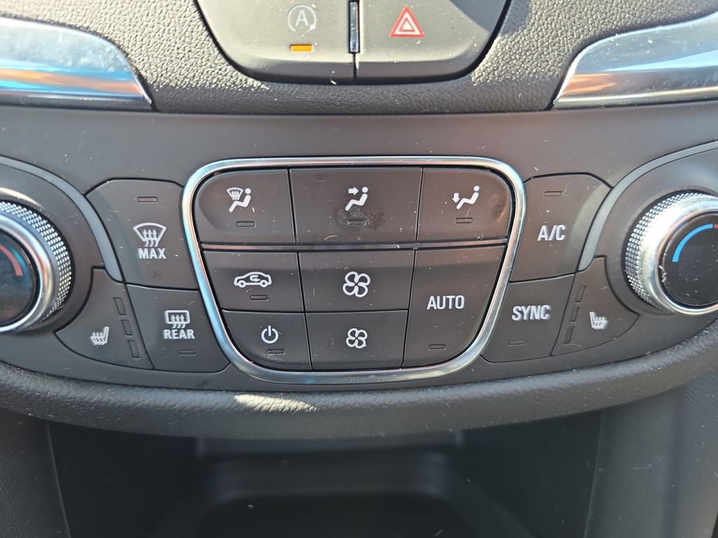 Used 2023 Chevrolet Equinox LT FWD image 29
