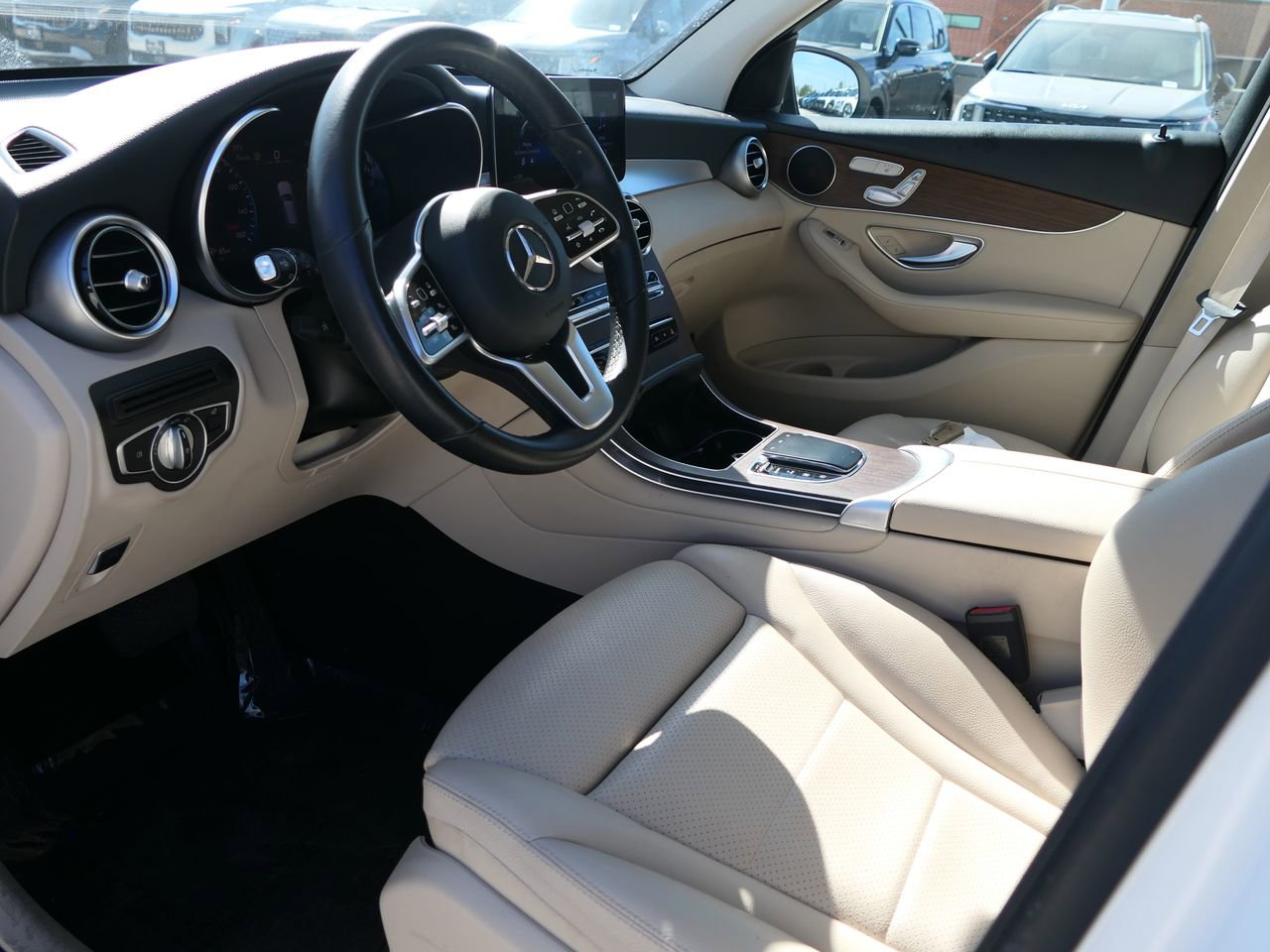 Used 2022 Mercedes-Benz GLC 300 4MATIC w/ Premium Package Lite image 12