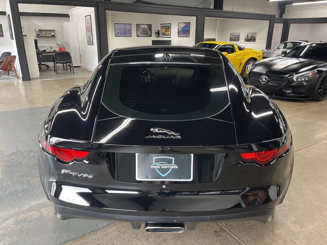 Used 2018 Jaguar F-TYPE Coupe RWD image 10