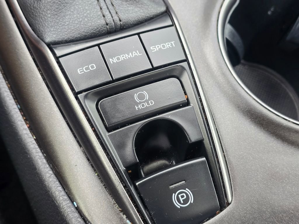 Used 2023 Toyota Camry SE w/ Cold Weather Package AWD/4WD image 26