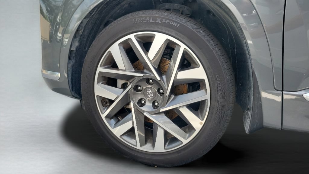 Used 2023 Hyundai Santa Fe Calligraphy FWD image 3