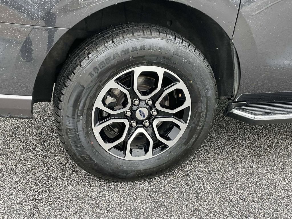 Used 2023 Ford Expedition Max XLT image 7