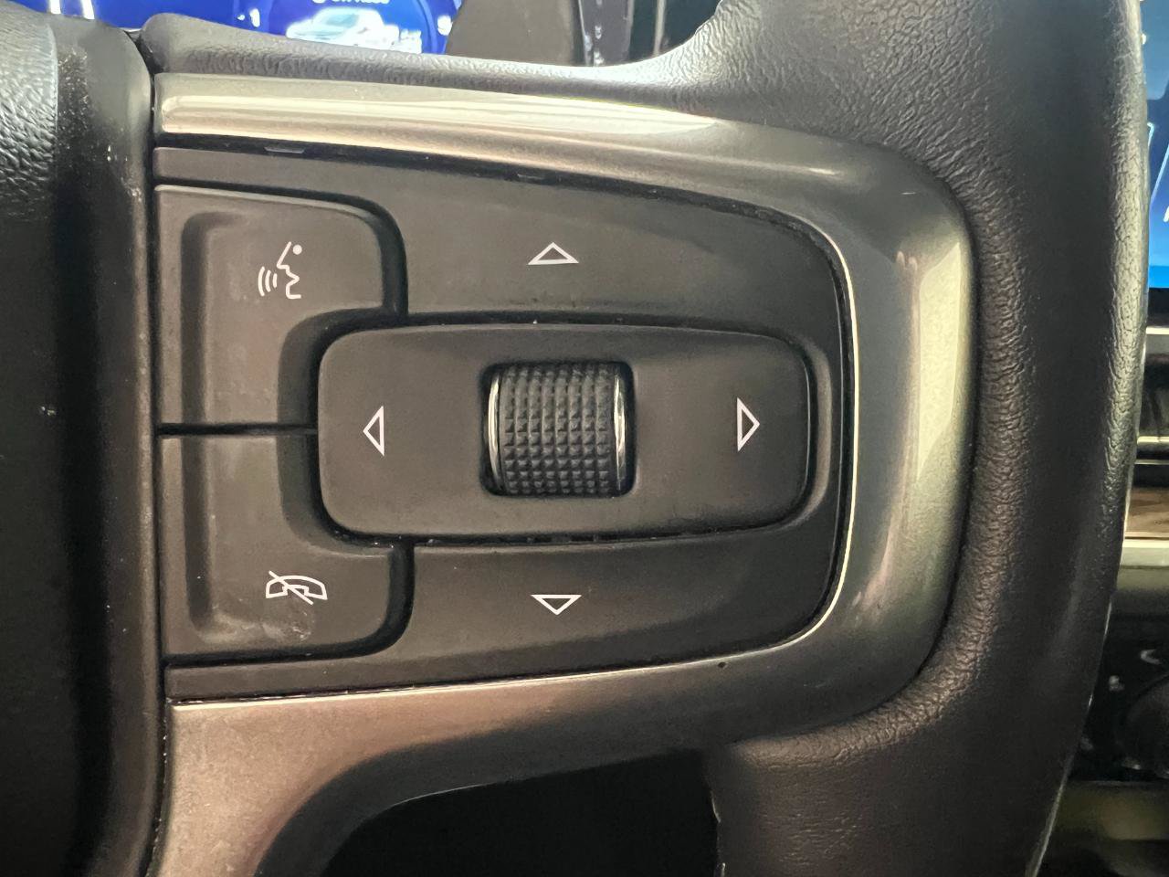 Used 2022 Chevrolet Silverado 1500 RST AWD/4WD image 28