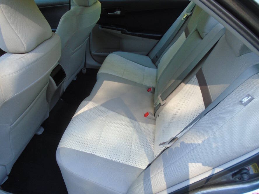Used 2014 Toyota Camry FWD image 10
