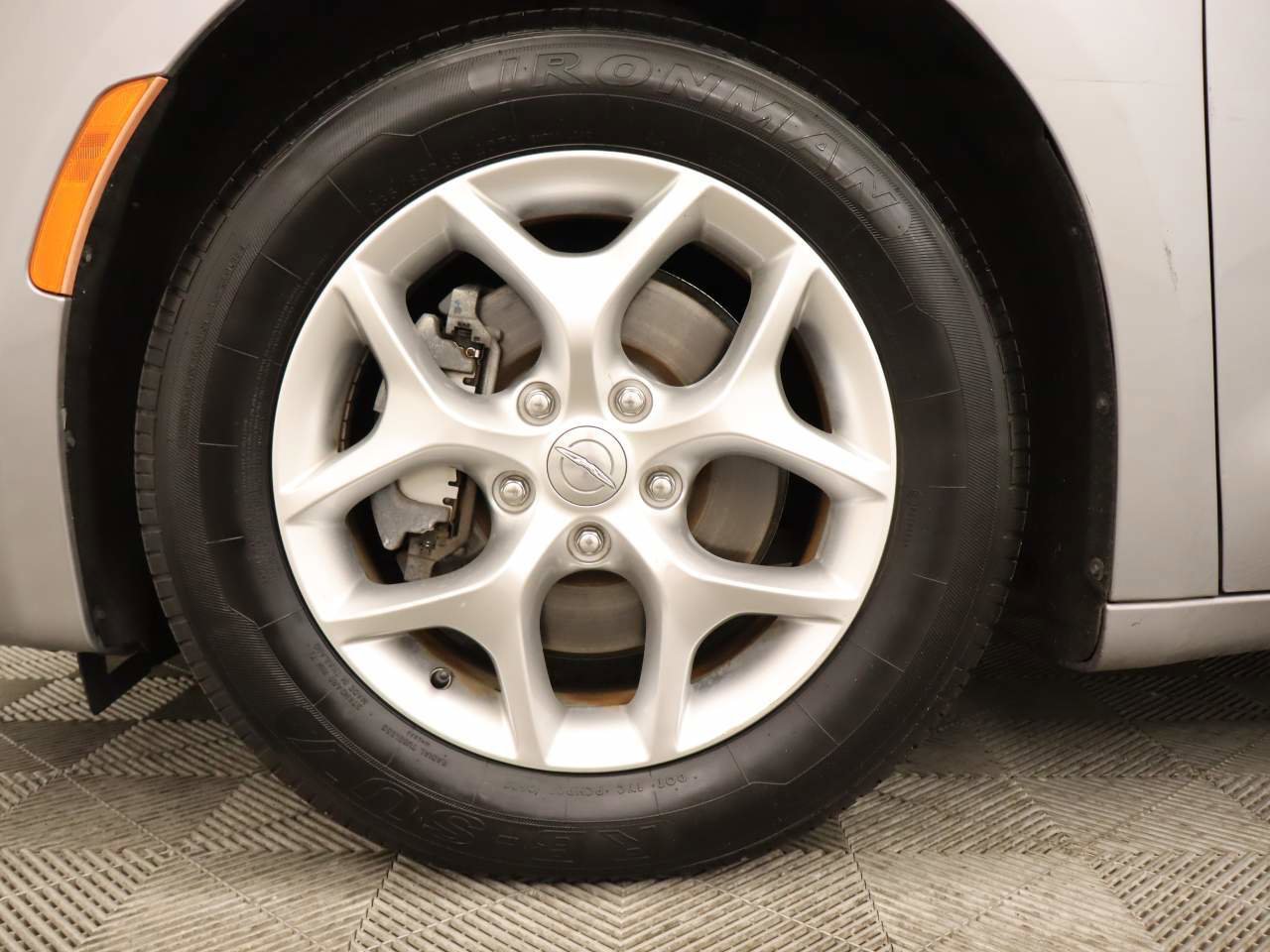 Used 2020 Chrysler Pacifica Limited image 6