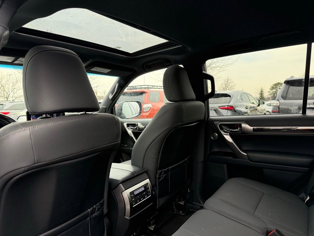 Used 2023 Lexus GX 460 Premium w/ Premium Plus Package image 16