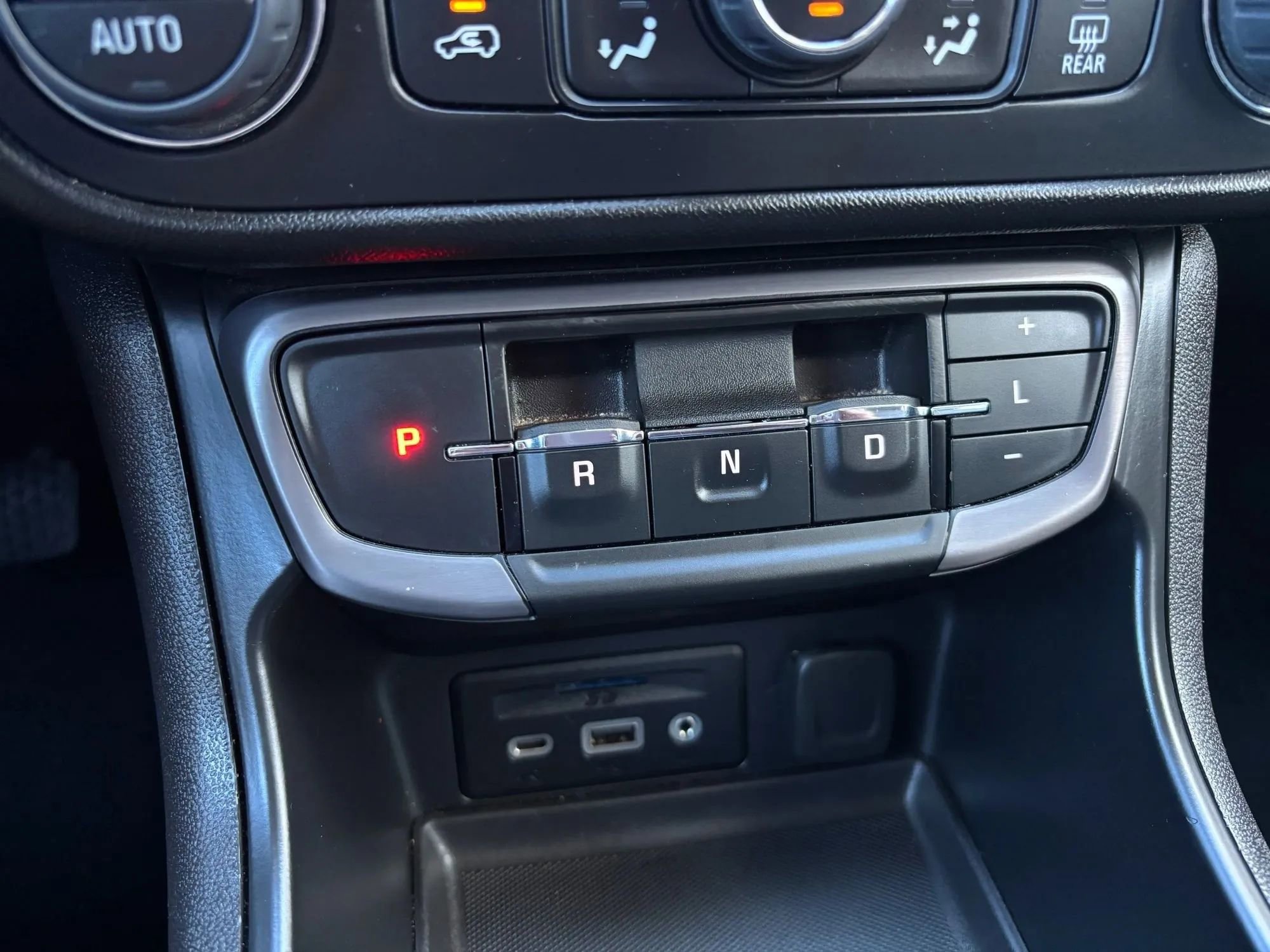Used 2024 GMC Terrain AT4 AWD/4WD image 13