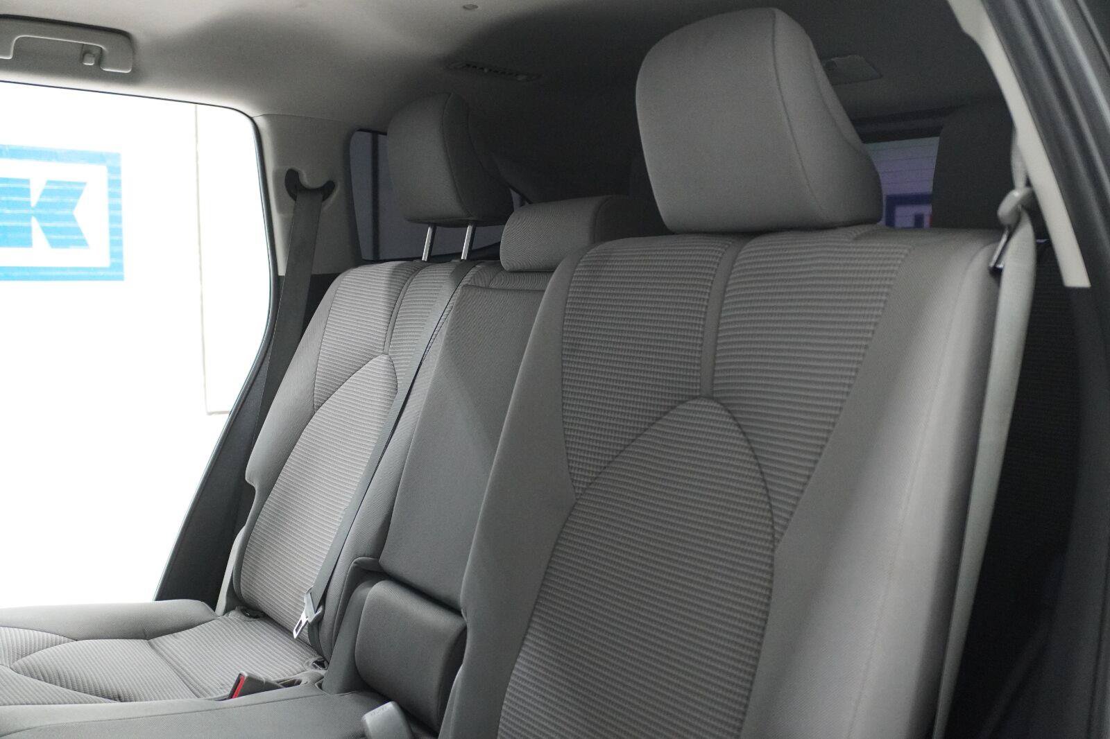 Used 2022 Toyota Highlander L FWD image 24