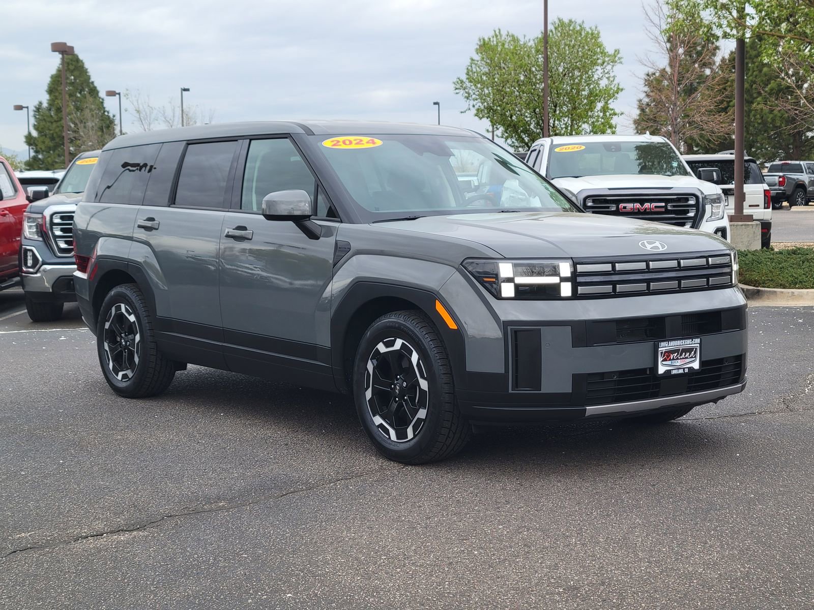 Used 2024 Hyundai Santa Fe SE image 1