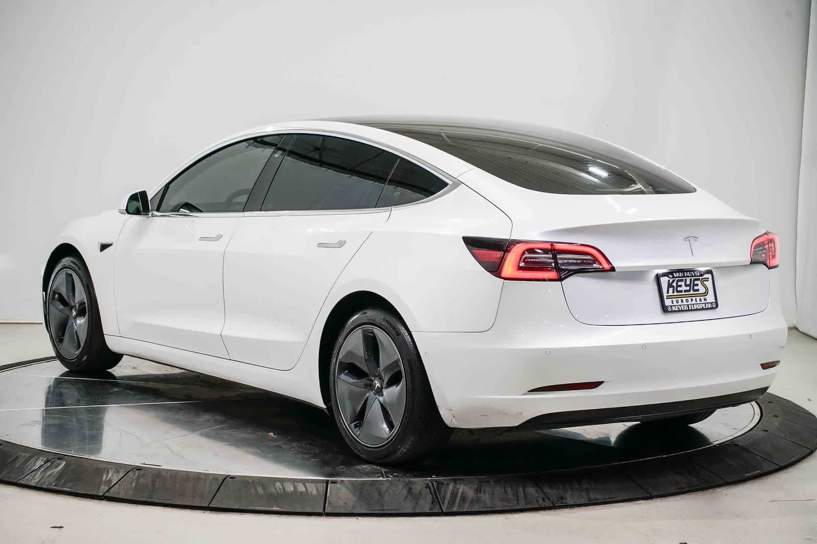 Used 2020 Tesla Model 3 Standard Range RWD image 2