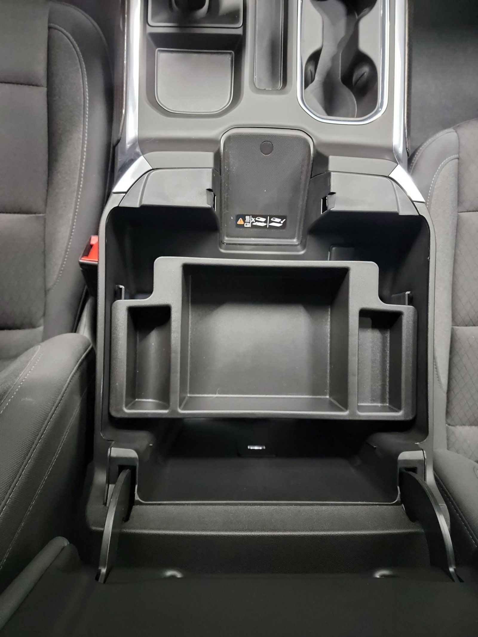 Used 2025 Chevrolet Silverado 1500 LT w/ Convenience Package II image 28