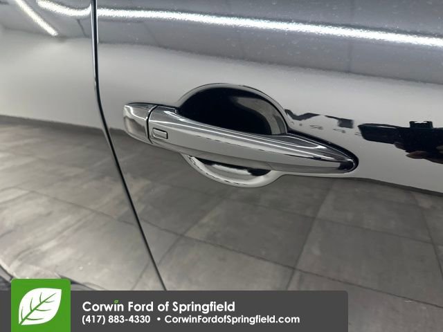 Used 2025 Nissan Rogue SV image 8